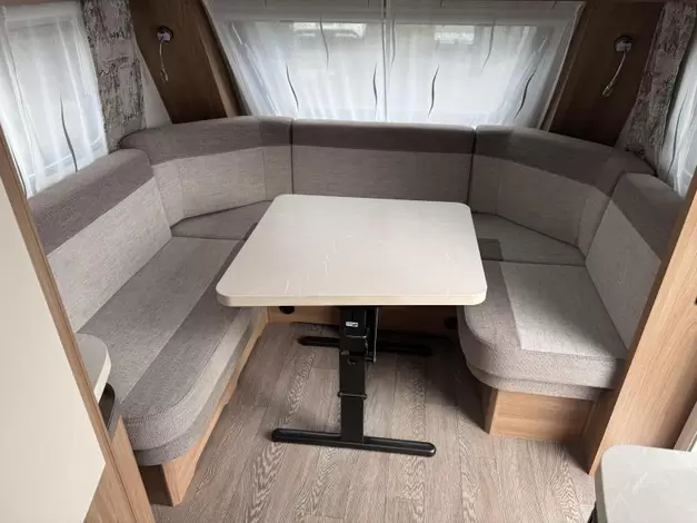 Hobby De Luxe 460 LU