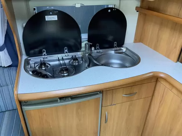 Hobby De Luxe 460 UFE