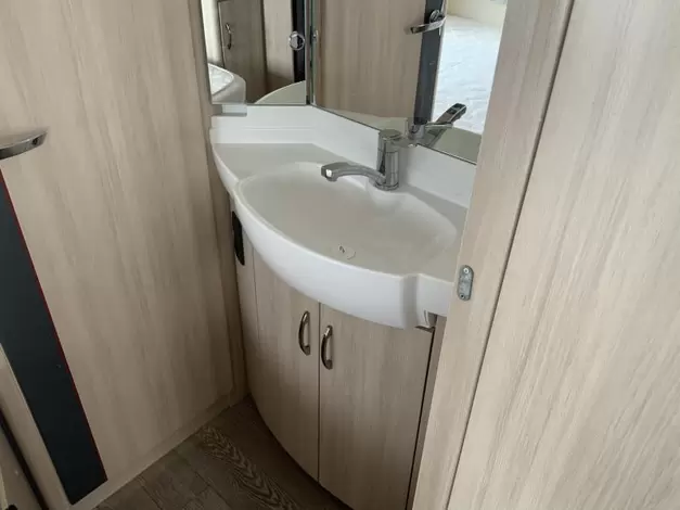 Hobby De Luxe Edition 650 KMFE