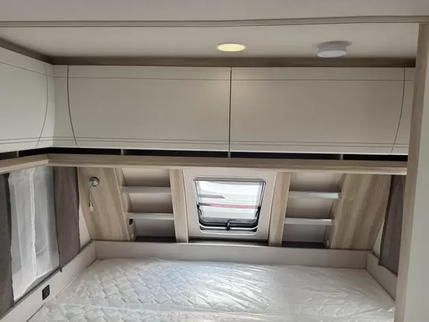 Hobby De Luxe 490 KMF Zondag 8 februari open (1019583)