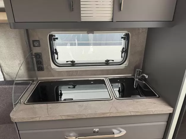 Hobby De Luxe 540 UL Zondag 8 februari open (1005719)