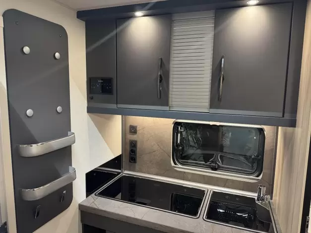 Hobby De Luxe 460 SL Zondag 8 februari open (1019589)