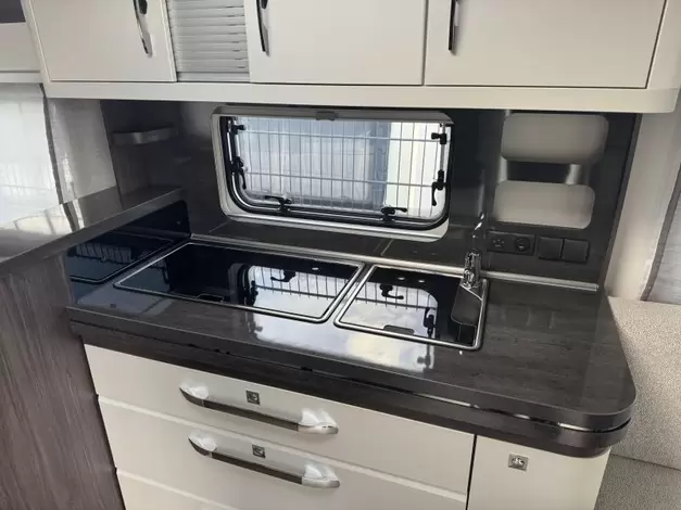 Hobby Prestige 720 KWFU Zondag 8 februari open (1025707)