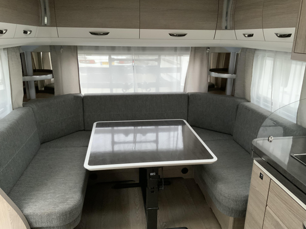 Hobby Prestige 720 UKFE Zondag 8 februari open (1029888)