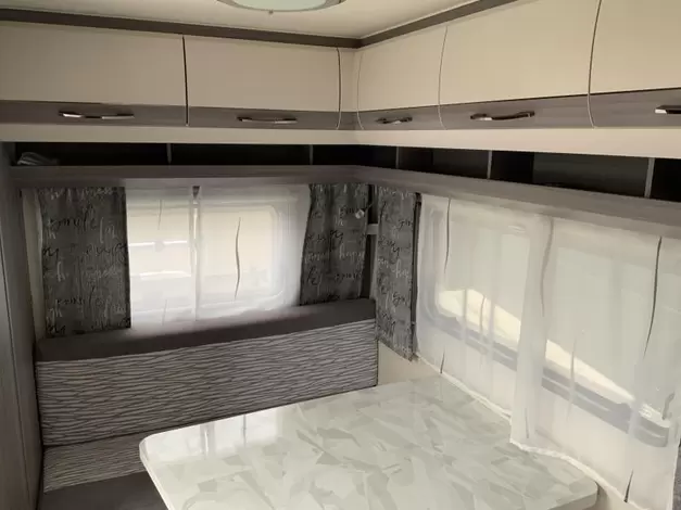 Hobby On Tour 390 SF