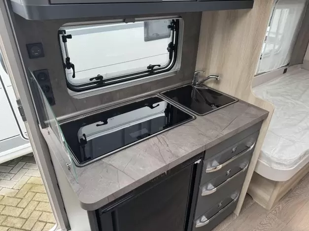 Hobby De Luxe 460 LU