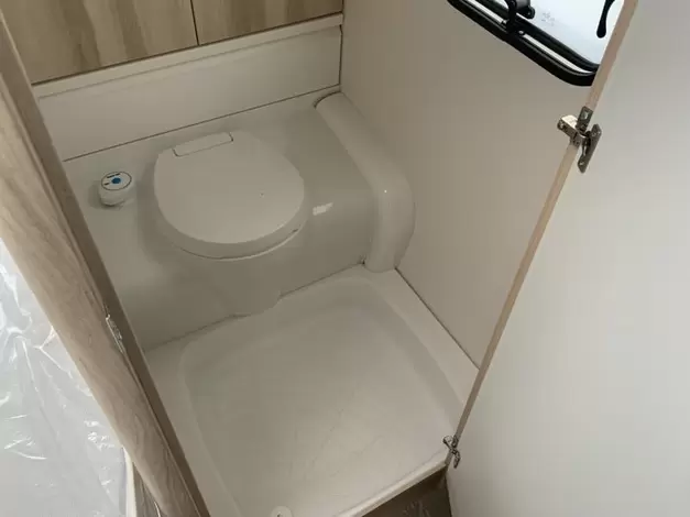 Hobby De Luxe 400 SFE