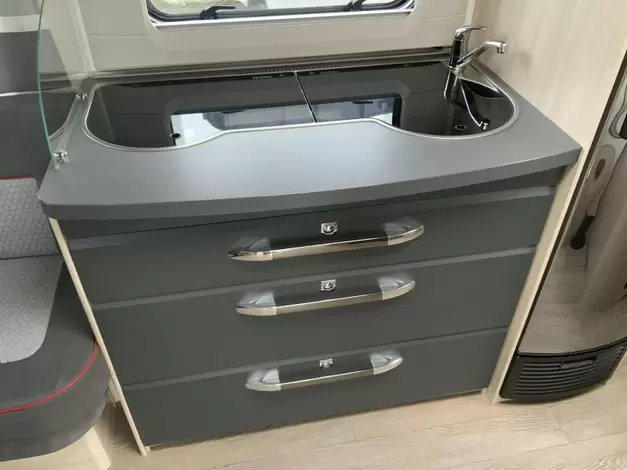 Hobby De Luxe Edition 460 UFE