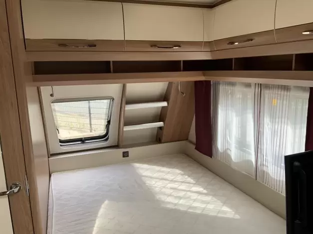 Hobby De Luxe 460 UFE