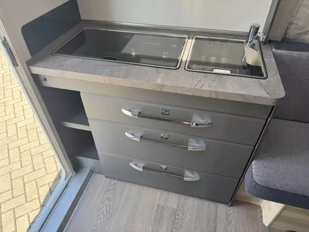 Hobby De Luxe 400 SFE Zondag 8 februari open (1006335)