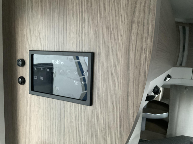 Hobby Prestige 720 UKFE Zondag 8 februari open (1029888)