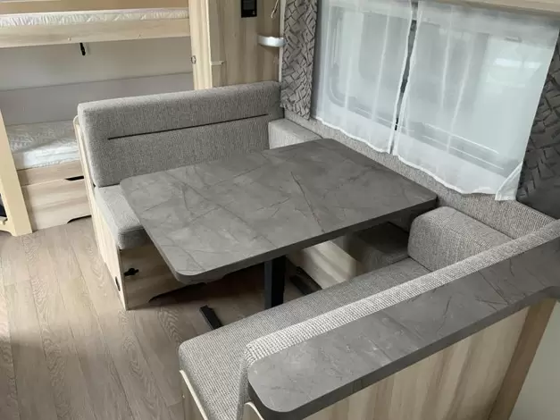 Hobby De Luxe 560 KMFE