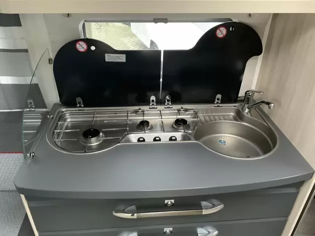 Hobby De Luxe Edition 460 UFE