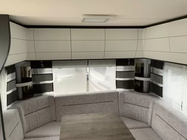 Hobby Excellent Edition 495 UL Zondag 8 februari open (976313)