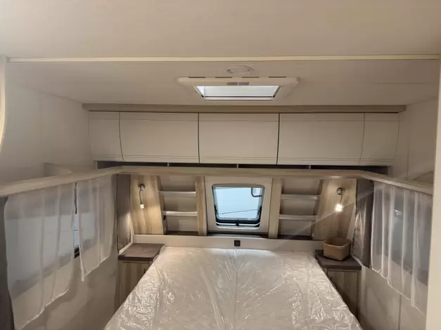 Hobby De Luxe 460 SFF Zondag 8 februari open (1019590)