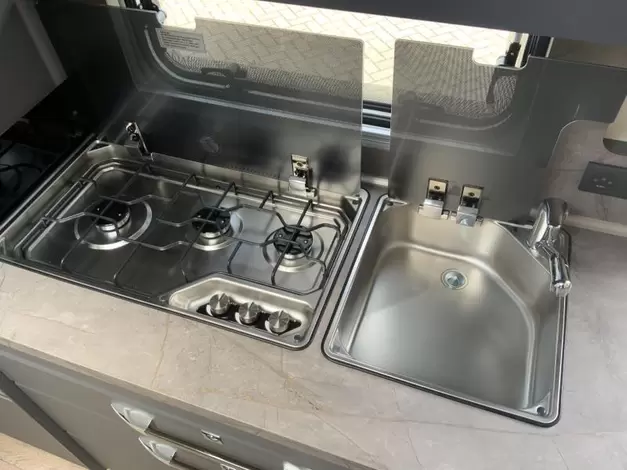 Hobby De Luxe 540 KMFE Zondag 8 februari open (1008078)