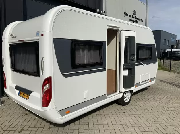 Hobby De Luxe 460 UFE