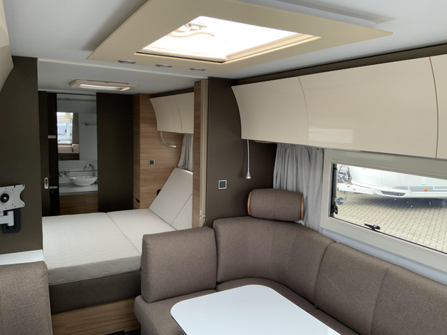 Adria Alpina 663 HT 9 Zondag 22 maart open (1034592)