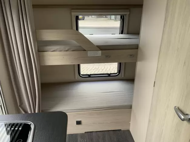 Caravelair Antares Family 486