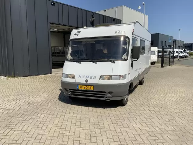 Hymer B654