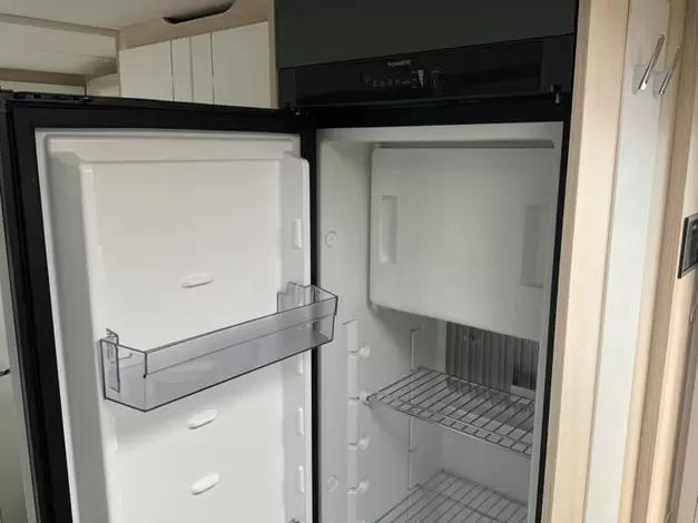 Hobby De Luxe 400 SFE