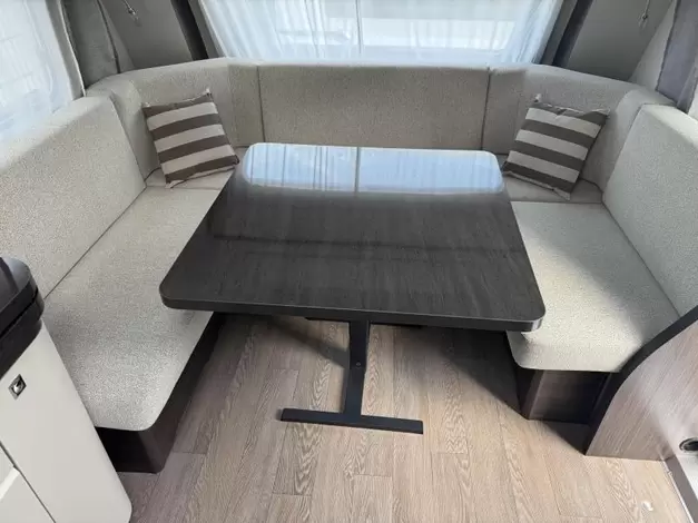 Hobby Prestige 720 KWFU Zondag 8 februari open (1025707)