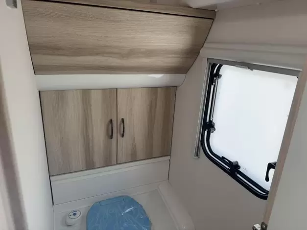 Hobby De Luxe 400 SFE Zondag 8 februari open (1006335)