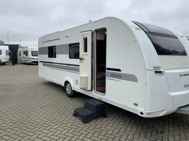 Adria Alpina 663 HT 9 Zondag 22 maart open (1034592)