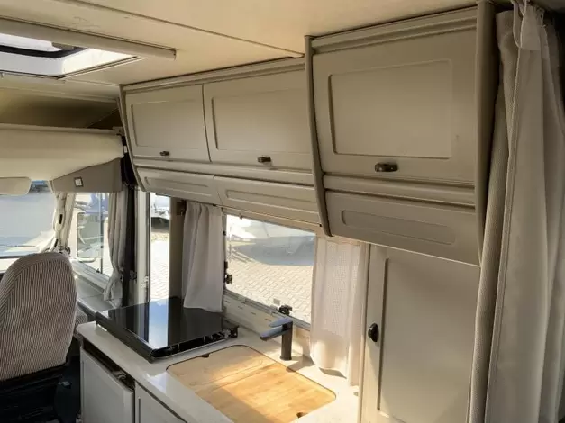 Hymer B654
