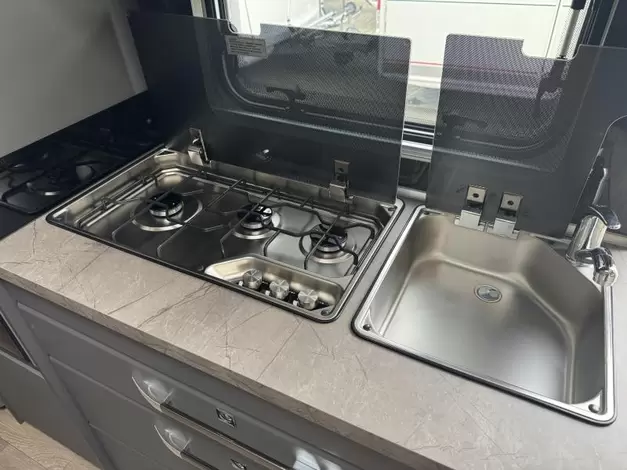 Hobby De Luxe 490 KMF Zondag 8 februari open (1019583)