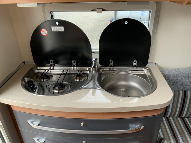 Hobby De Luxe 400 SFE Hemelvaartsdag open (1040172)