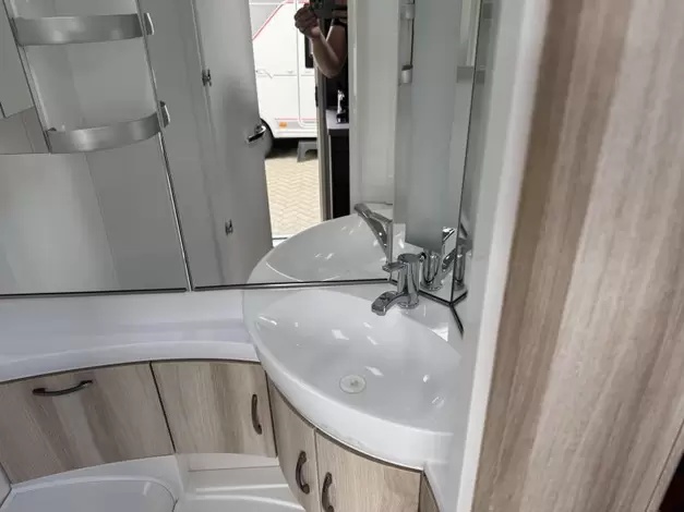 Hobby De Luxe 490 KMF Zondag 8 februari open (1019583)