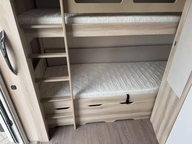 Hobby De Luxe 490 KMF Zondag 8 februari open (1019583)