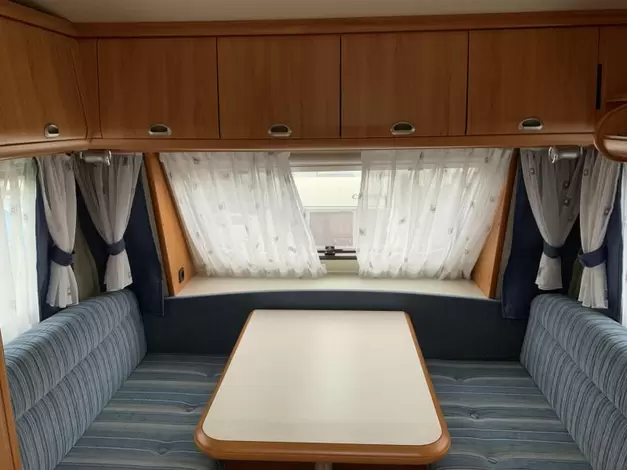 Hobby De Luxe 400 SB