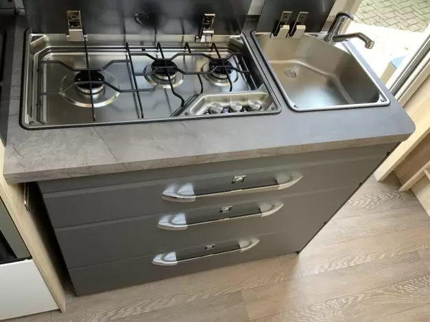 Hobby De Luxe 490 KMF Zondag 8 februari open (971017)