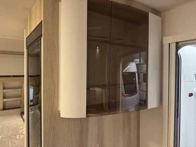 Hobby De Luxe 460 SFF Zondag 8 februari open (1019590)