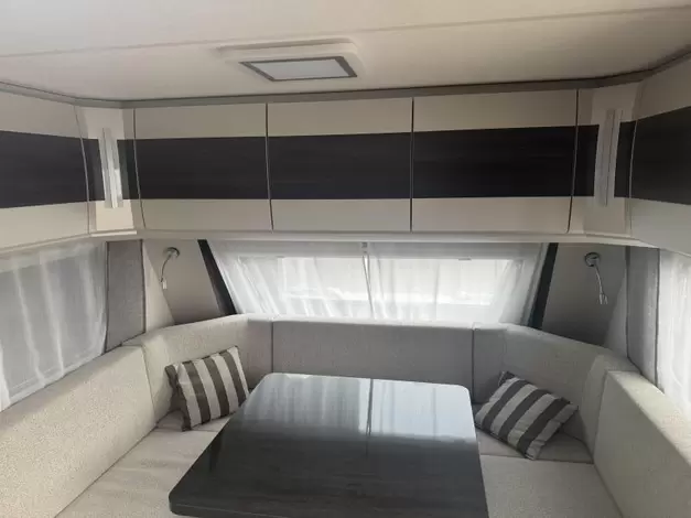 Hobby Prestige 720 WQC Zondag 8 februari open (1020810)