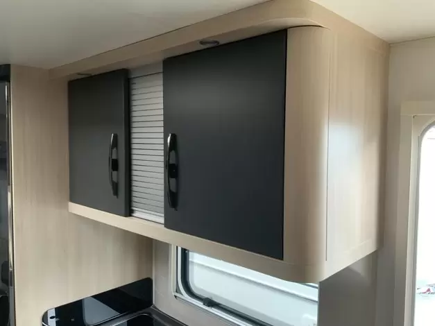 Hobby De Luxe Edition 560 KMFE