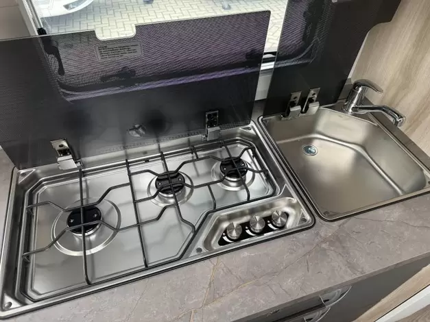 Hobby De Luxe 545 KMF Zondag 8 februari open (977480)