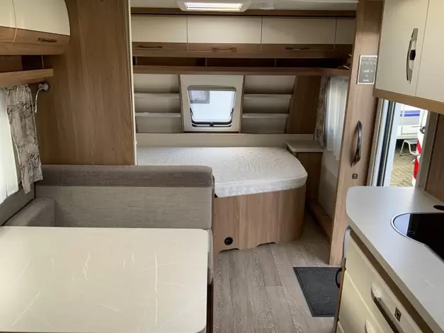 Hobby De Luxe 545 KMF