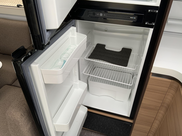 Adria Alpina 663 HT 9 Zondag 22 maart open (1034592)