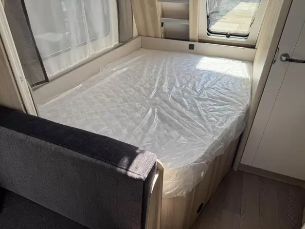 Hobby De Luxe 400 SFE Zondag 8 februari open (1006335)