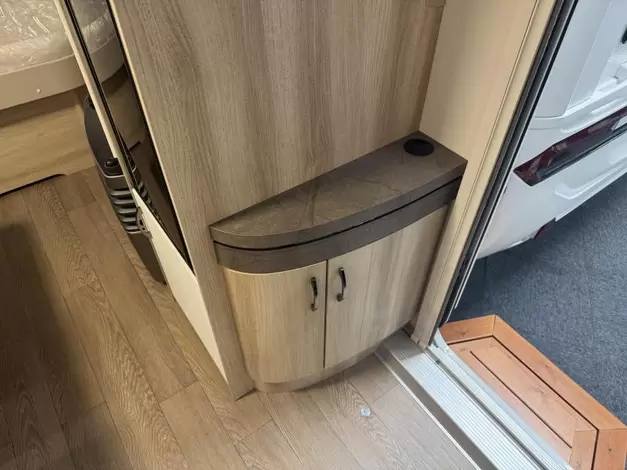 Hobby De Luxe 460 SFF Zondag 8 februari open (1019590)