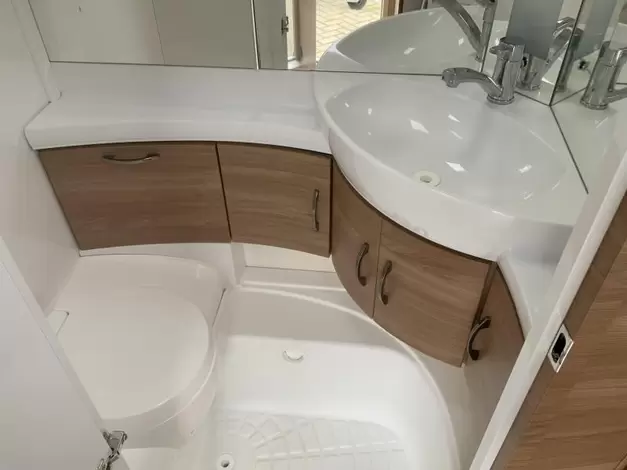 Hobby De Luxe 490 KMF