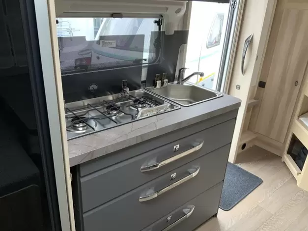 Hobby De Luxe 560 KMFE