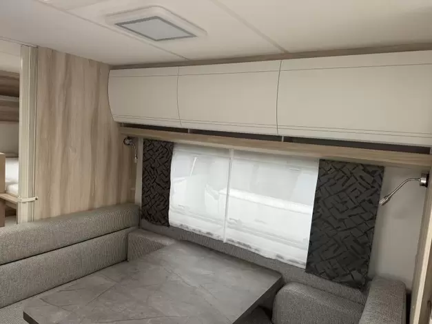 Hobby De Luxe 545 KMF Zondag 8 februari open (977480)