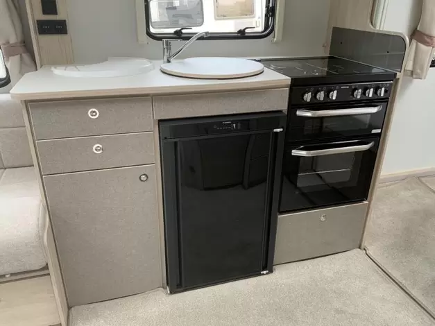 Elddis Avante 554