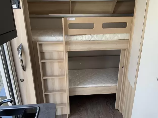 Hobby De Luxe 490 KMF Zondag 8 februari open (971017)