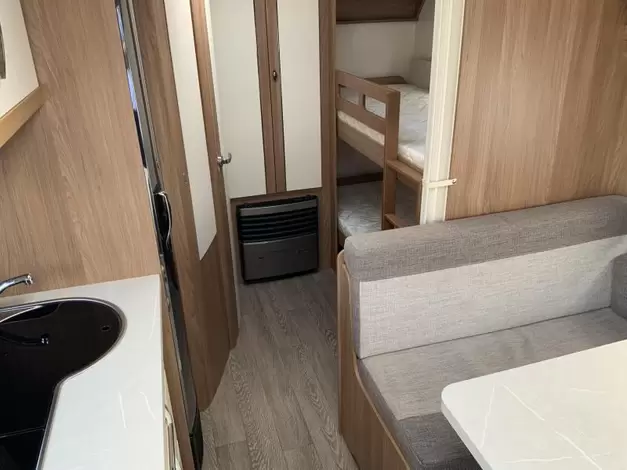 Hobby De Luxe 545 KMF