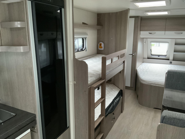 Hobby Prestige 720 UKFE Zondag 8 februari open (1029888)